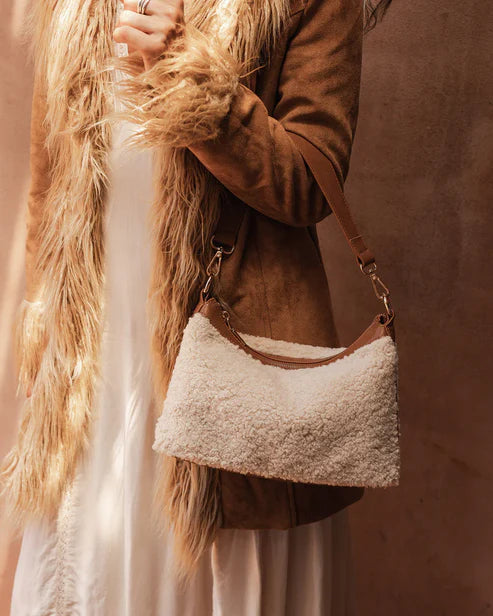 Aspen Shoulder Bag - Beige *SAMPLE SALE PRE-ORDER 25% off*
