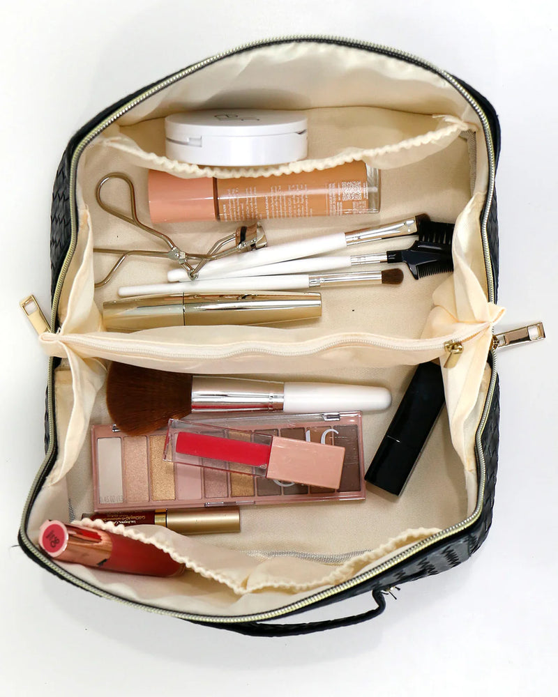 * RESTOCKED* MakeUp Bag